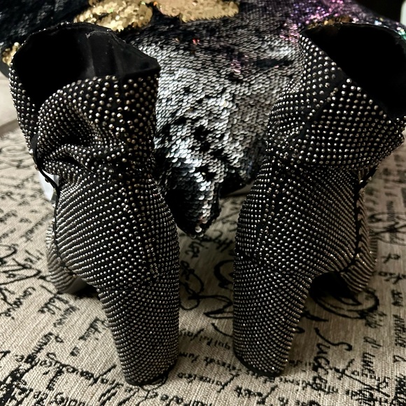 Gianni Bini Mareesha Ankle Boot - Picture 7 of 8